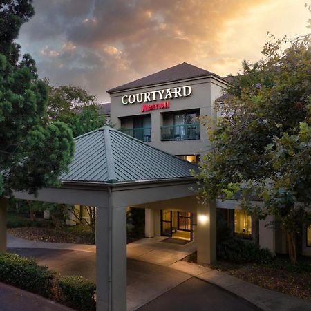Courtyard By Marriott Stockton Hotel Екстериор снимка