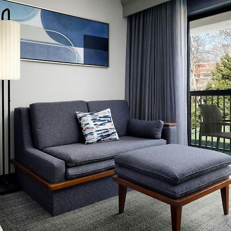 Courtyard By Marriott Stockton Hotel Екстериор снимка