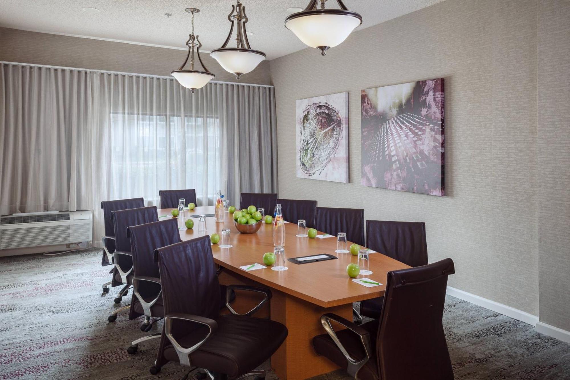 Courtyard By Marriott Stockton Hotel Екстериор снимка