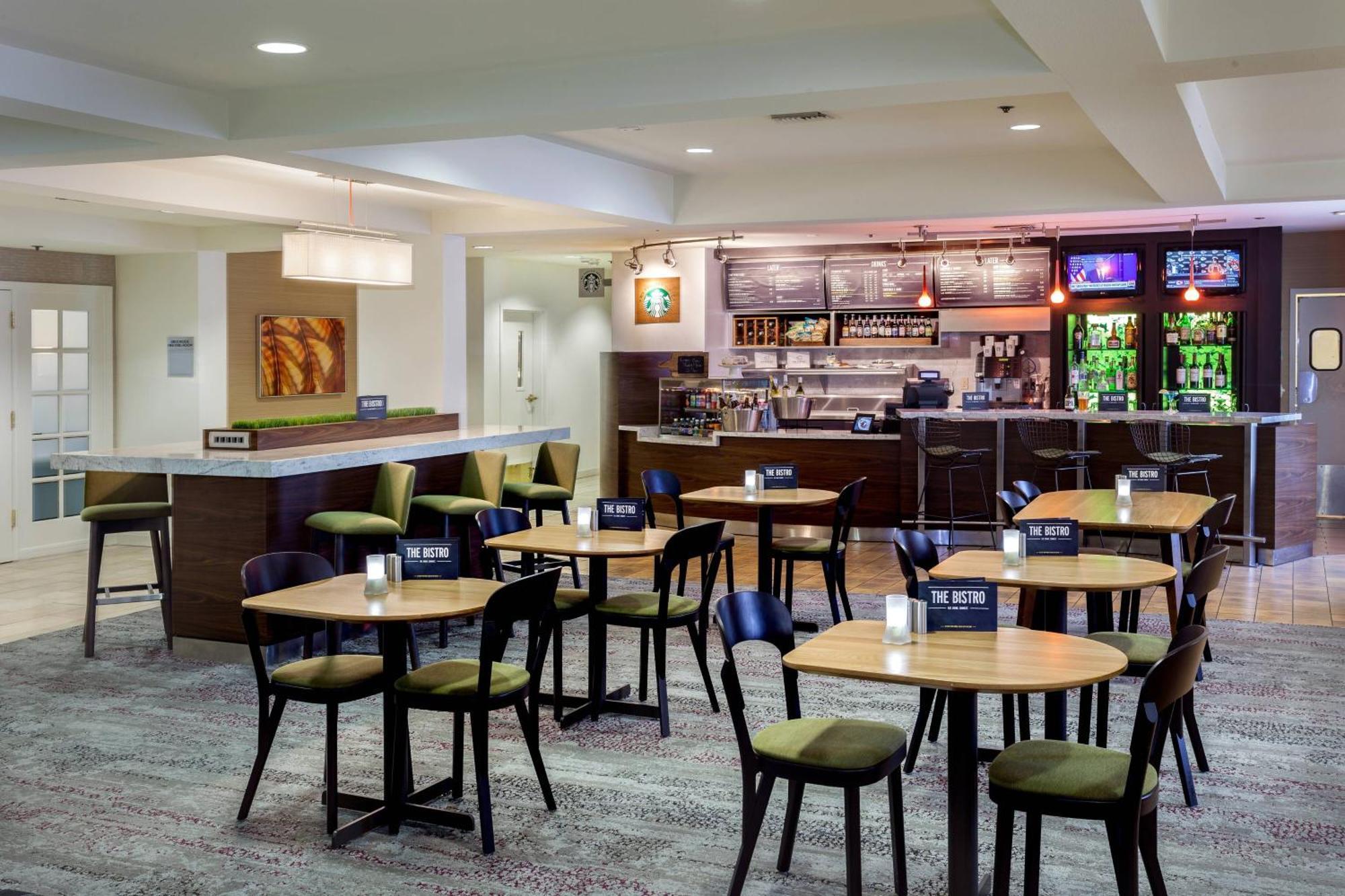 Courtyard By Marriott Stockton Hotel Екстериор снимка
