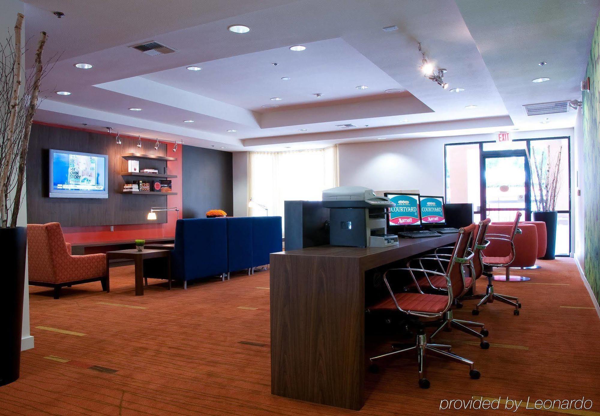 Courtyard By Marriott Stockton Hotel Екстериор снимка