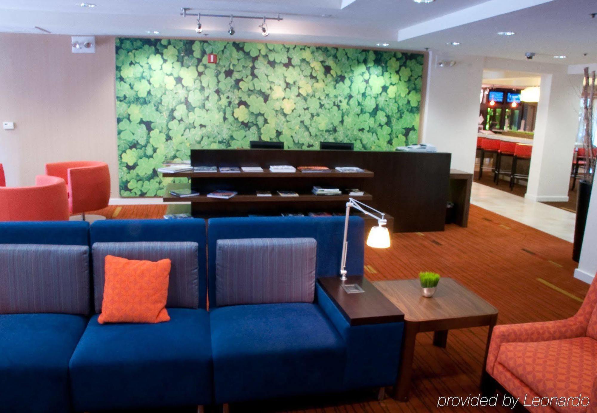 Courtyard By Marriott Stockton Hotel Екстериор снимка