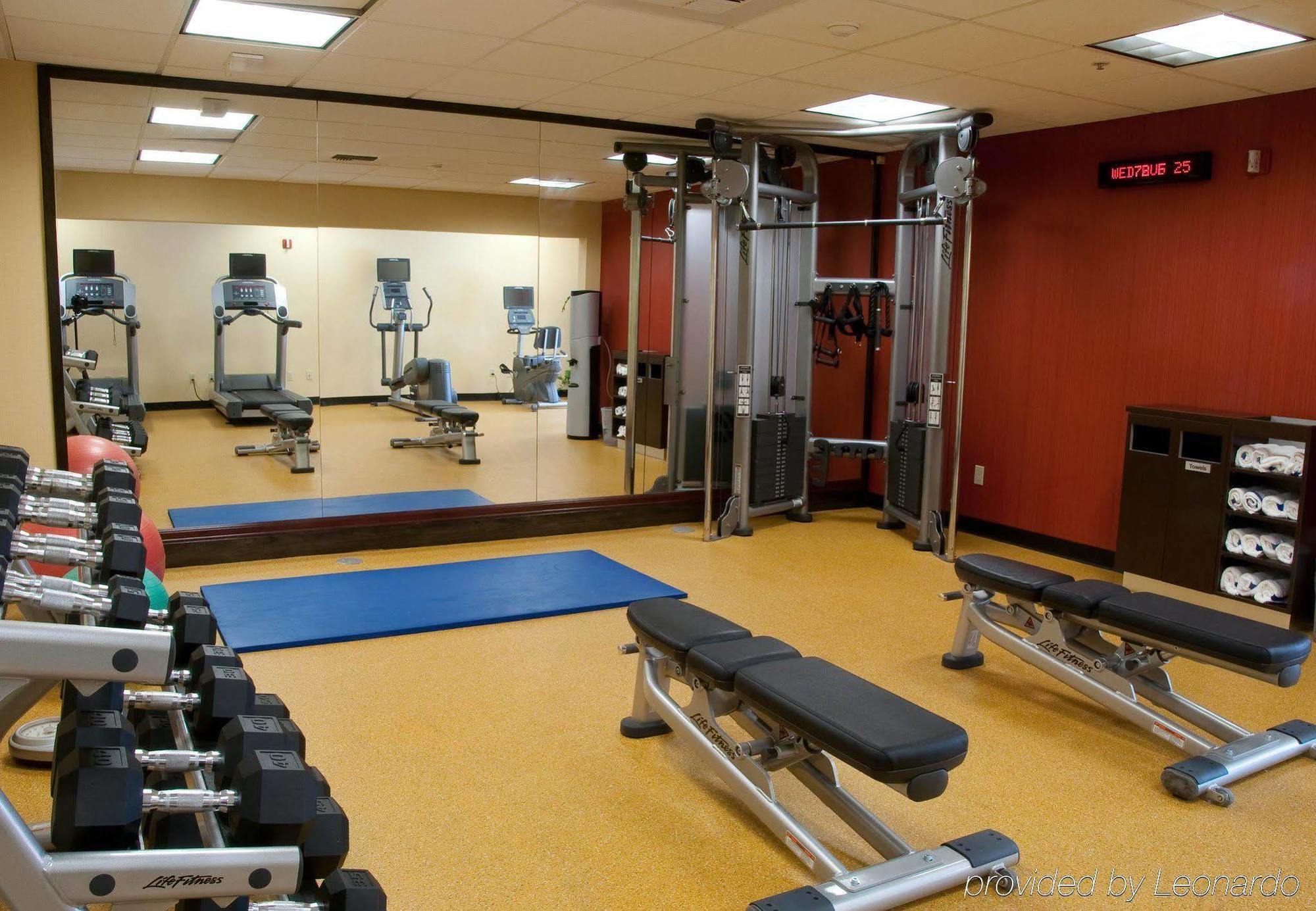 Courtyard By Marriott Stockton Hotel Екстериор снимка