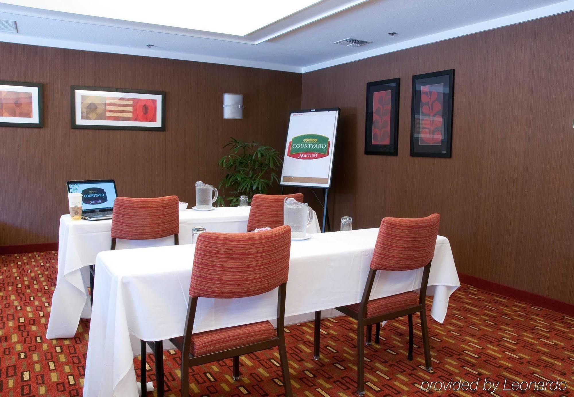 Courtyard By Marriott Stockton Hotel Екстериор снимка