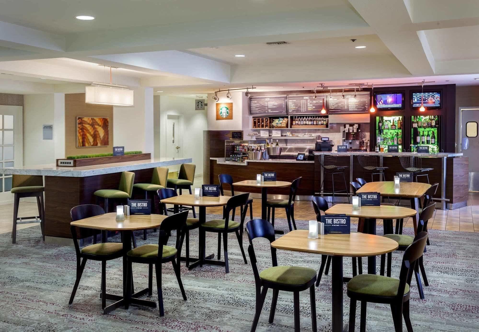Courtyard By Marriott Stockton Hotel Екстериор снимка