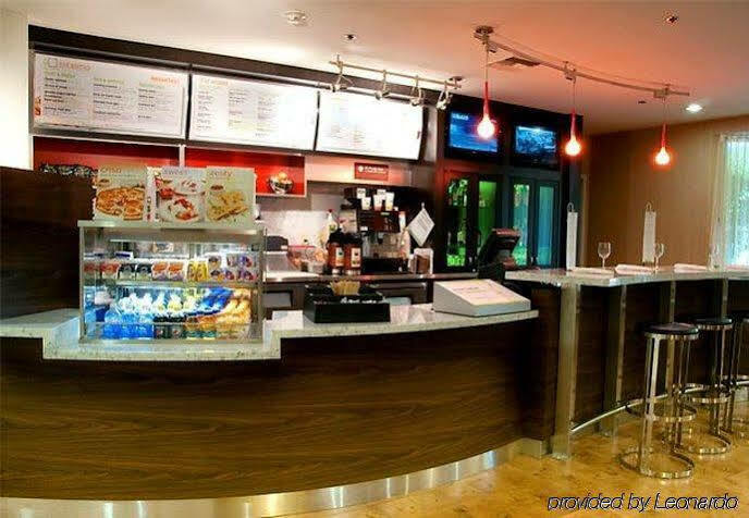 Courtyard By Marriott Stockton Hotel Екстериор снимка